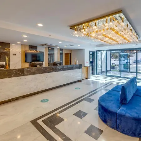 Signature Blue מלון