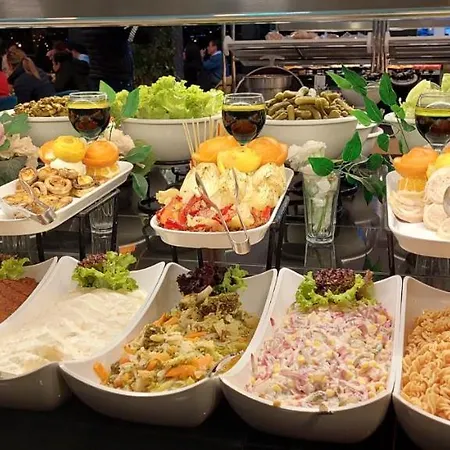 מלון Signature Blue 5*