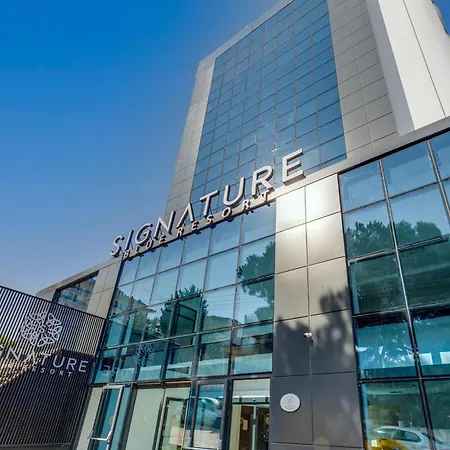 Signature Blue מלון 5*