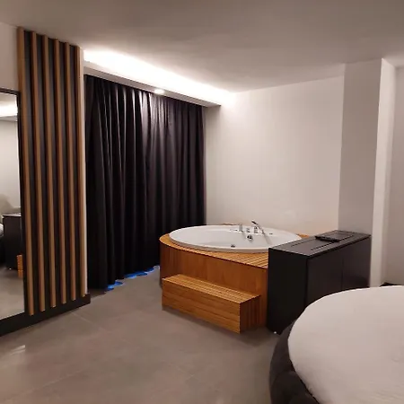 מלון Signature Blue 5*