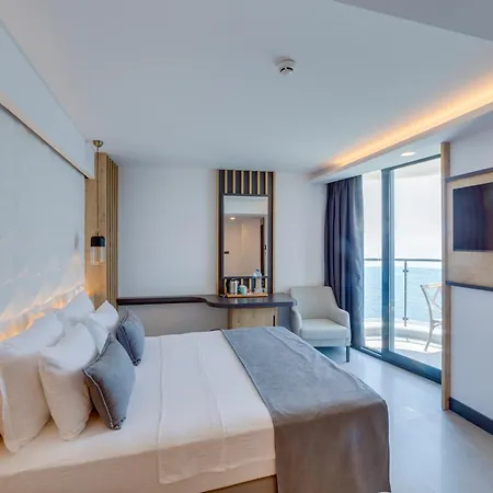 Signature Blue מלון