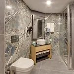 Signature Blue 5* كوشاداسيه