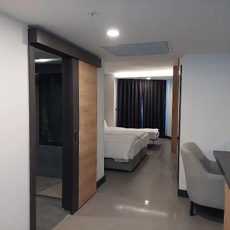 Signature Blue 5*