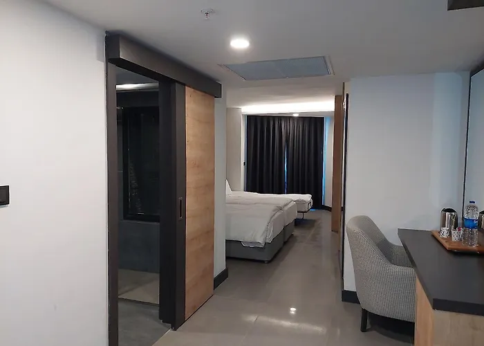 Signature Blue 5*